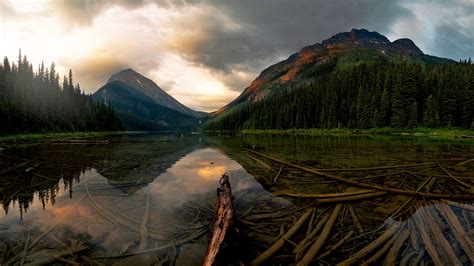 Sunrise Jasper Mountain Lake In The Canadian Rockies 4k
