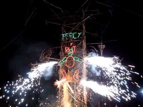 La producción de fuegos artificiales artesanales de méxico se realiza en el estado de méxico, en el centro de méxico. castillo de fuegos artificiales en Huancayo - YouTube