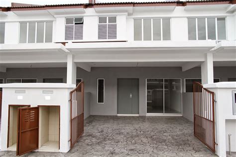 This two storey house has all the amenities and facilities that the family needs in a 3050 square feet floor area. Malaysia Home Renovation Blog: 2 Storey Terrace House ...