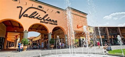 Vestiti usati cinzia the best outlet stores in rome include dedicated complexes where you can spend a day out on a shopping adventure. Shopping Italy's Outlets - Made in Italy - Travel ideas