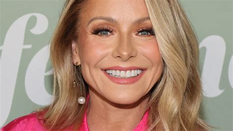 Kelly Ripa 52 Is A Bombshell In Tiny Red Swimsuit In Ageless Photo To