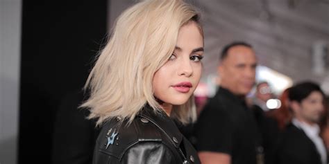 Selena Gomez Dyed Her Hair Blonde For The American Music Awards