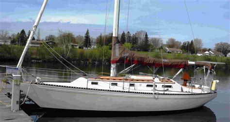 10 Best Sailboats To Live On (2021)