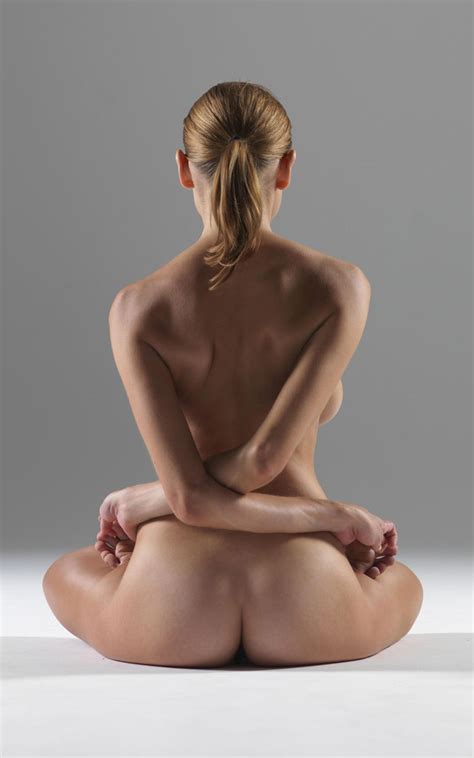 Nude Yoga Instructor Shows Off Amazing Poses Nsfw Album On Imgur The