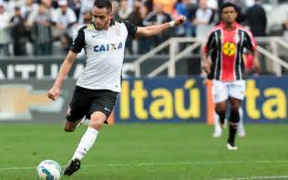O flamengo surge na disputa com o seu império econômico na tentativa de repatriar renato augusto. Renato Augusto e a redenção no Corinthians - Alambrado