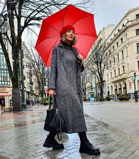 Rainy Day Outfits That Are Both Practical Stylish And Comfortable