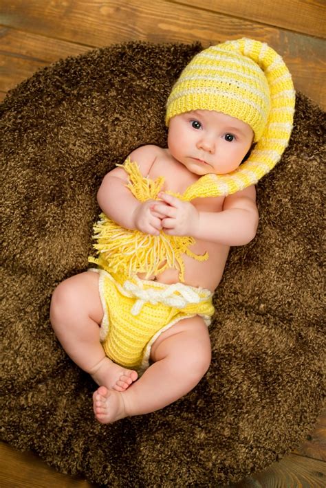 826159 Infants Winter Hat Glance Hands Rare Gallery Hd Wallpapers