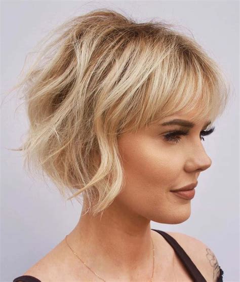 Hairstyle Trends 2021 Female Wavy Haircut