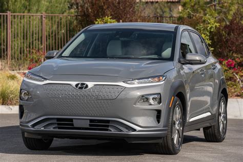 Dimensions overall length (mm) overall width (mm) (excluding door mirrors / including door mirrors) wheelbase (mm). 2019 Hyundai Kona EV Review, Trims, Specs and Price | CarBuzz