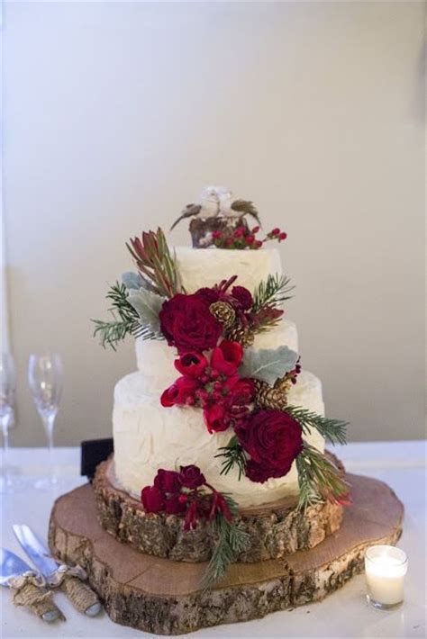 22 Rustic Tree Stumps Wedding Cakes For Your Country