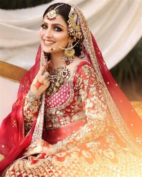 Ayeza Khan New Bridal Look In Red Collection Pk Showbiz