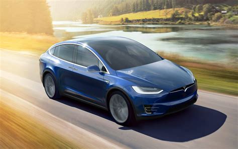 Na de grote suv model x, die eind september voorgesteld werd, en de 'kleine' berline model 3, gepland voor volgende lente, wordt het. Photos Tesla Model X 2021 - 1/1 - Guide Auto