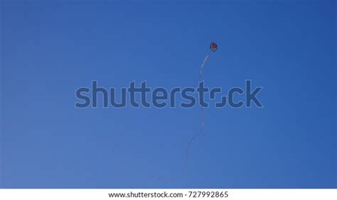 Bermuda Kite Flying Blue Sky Stock Photo 727992865 Shutterstock