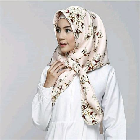 Jual Jilbab Hijab Segi Empat Maxmara Motif Sakura Peach Segiempat