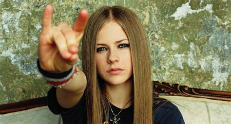 Avril Lavigne Prête à Adapter Sk8er Boi En Long Métrage Live Actu