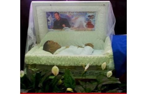 32 Photos Of Celebrity Open Casket Funerals That Will Shock You