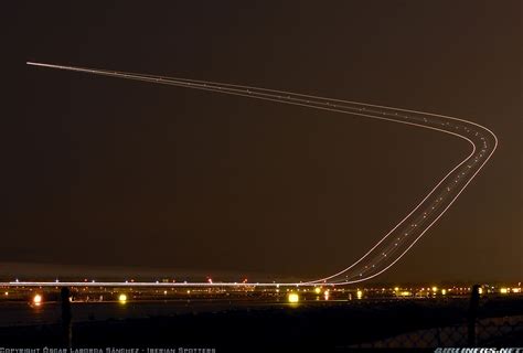 Long Exposure Of Plane Takeoff Amazing Natural Design Photography