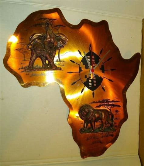Wall Clock Of Africa With 3d Animals In Copper Great Condition 16 Inch