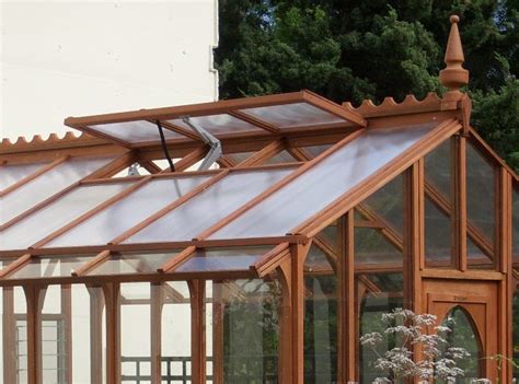 Devices until a few years ago, most farmers designed their greenhouses to ventilate naturally: 5 greenhouse accessories for your greenhouse