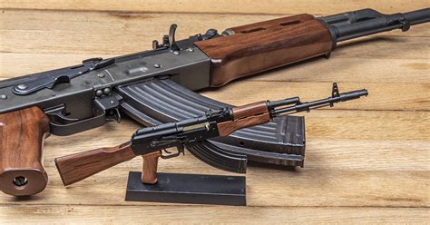 Miniature Firearm Collectors Kalashnikov Ak74 Akm Assault Rifle