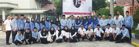 App id id.go.kemdikbud.sdm.skp.android developed biro kepegawaian kemendikbud. Upacara Bendera - PAUD Dikmas Sumsel