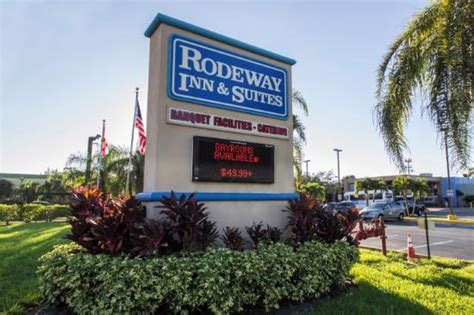 The Double Queen Suite At Rodeway Inn And Suites Fort Lauderdale