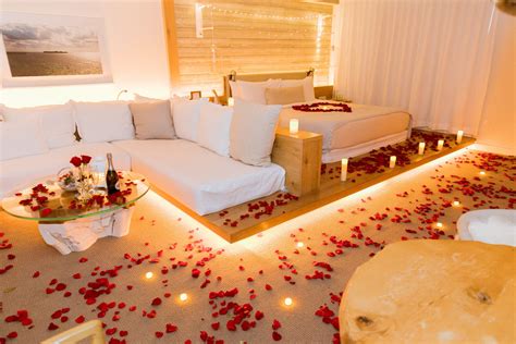 Romance doesn't have to be saved for february 14. The romantic hotel room decoration in 1 Hotel (Miami ...