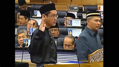 Zairil khir johari (17 ekim 1982 doğumlu) malezyalı bir politikacı ve demokratik eylem partisi (dap) üyesidir. Parlimen Malaysia : Angkat Sumpah YB Zairil Khir Johari ...