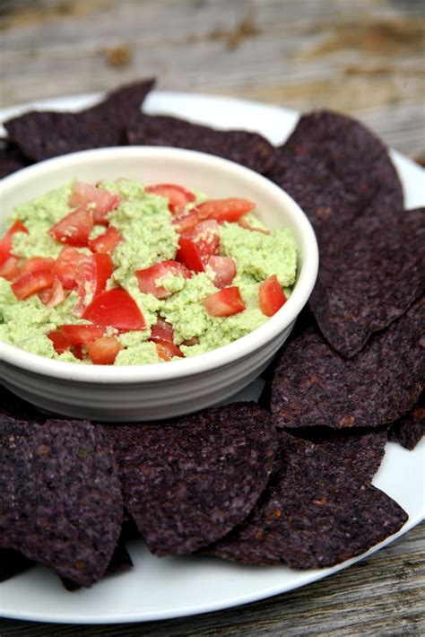 This easy guacamole recipe is so simple. Low-Calorie Edamame Guacamole | Healthy Guacamole Recipes | POPSUGAR Fitness Photo 5