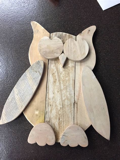 Pallet Owl By Bnacreationsshop On Etsy Wooden Owl Wood Log Crafts Wood Craft Patterns