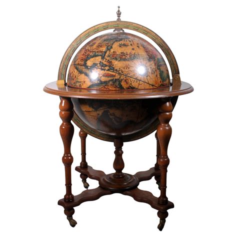 An Italian Baroque Globe Bar At 1stdibs Italian Globe Bar Bar Globes