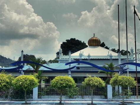 Kemegahan masjid jamek kuala lumpur projek travel mp3 & mp4. Info Masjid