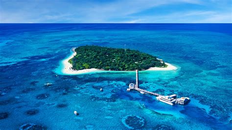 Island Paradise In The Heart Of The Great Barrier Reef Green Island