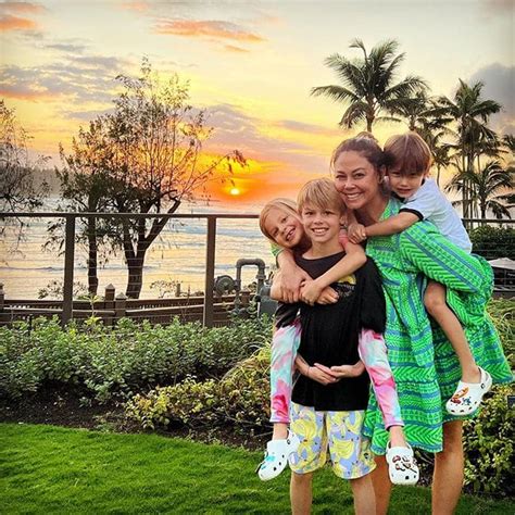 Ncis Hawaii Star Vanessa Lachey In Disbelief As She Shares Update