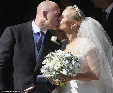Zara Phillips Royal Wedding To Mike Tindall Newlyweds Mark Marriage With A Kiss Daily Mail Online