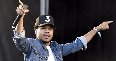 Why Does Chance The Rapper Wear A 3 Hat Popsugar Celebrity