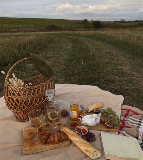 Summer is one of the four earth's seasons, that goes after spring and foreshadows autumn. Pin on Things to do in 2020 | Picnic, Picnic food, Aesthetic food