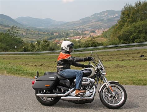 Premium to the final detail. Harley Davidson Superlow 1200T: la prova