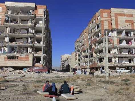 Iran And Iraq Reel After Devastating Quake Kills Hundreds