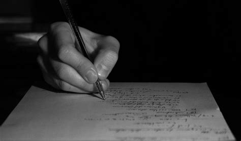 Una Docena De Motivos Por Los Que Seguir Escribiendo A Mano Una