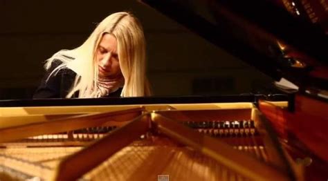 Valentina Lisitsa Moonlight Sonata 1st Movement - Valentina Lisitsa plays Beethoven's Moonlight Sonata Op. 27 No. 2 Mov