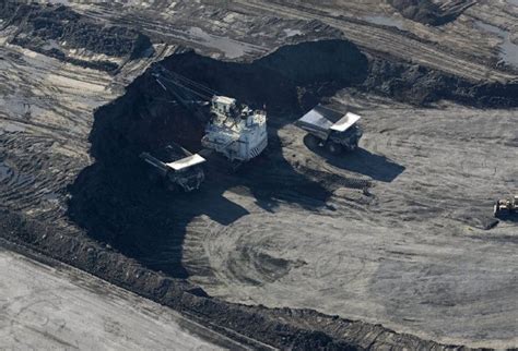 Canadian Natural Says Horizon Oilsands Expansion Is On Track Losses