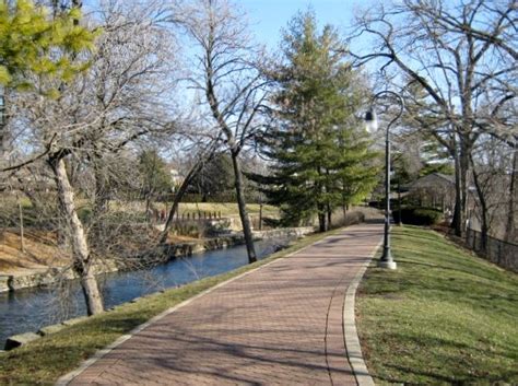 The Riverwalk In Downtown Naperville Il My Favorite Suburb In The
