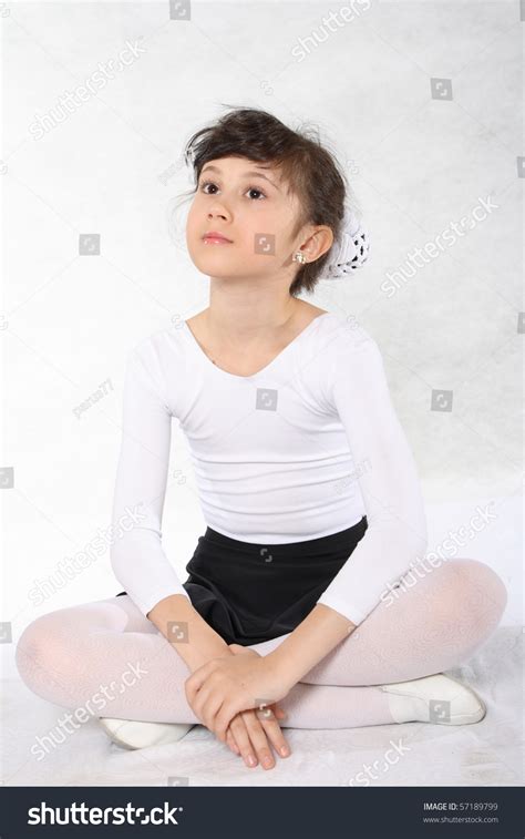 Girl Gymnastic Form Sits Having Crossed 스톡 일러스트 57189799 Shutterstock