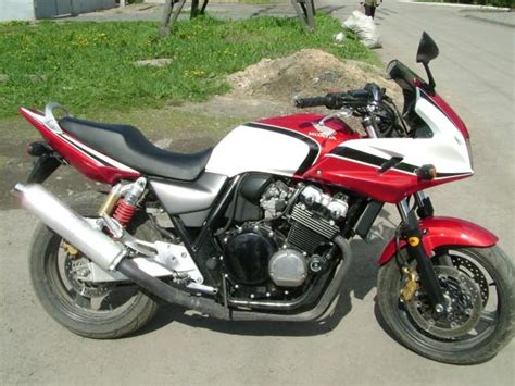 Click here for complete rating. 2005 Honda CB400 SUPER FOUR specs, Engine size 400cm3