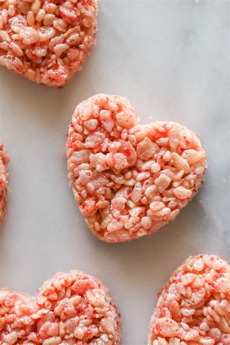 These Strawberry Rice Krispie Treats Are Delicious The Strawberry