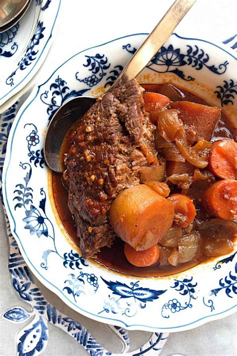 Cookin' on the coast shellman bluff, ga medium bge. Guinness Beer Beef Chuck Roast Recipe - Reluctant Entertainer