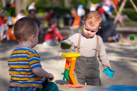 Children shouldn't play with dead things: Preparar a los niños para el periodo de adaptación escolar ...