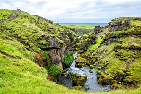 10 Epic Day Hikes In Iceland For Your Bucket List Earth Trekkers