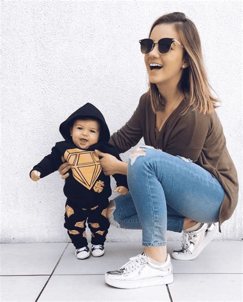 Outfits For Mums 28 Fashionable Clothes For Mothers This Year